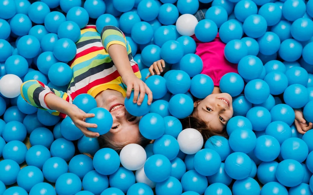 Prednosti zatvorenih igraonica za decu u hladnim danima